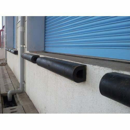 D - Fend Gummifender, hul 40x25mm - RUBBERMAN